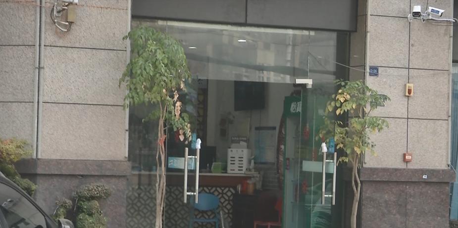 DƬ